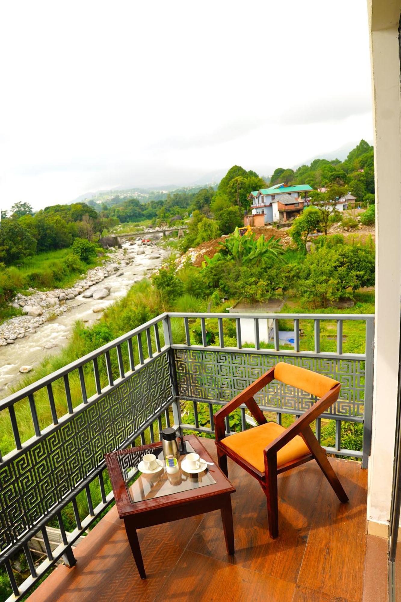 Aachman River And Valley View Resort Dharamshala - A Riverside Resort With Balcony View Luaran gambar