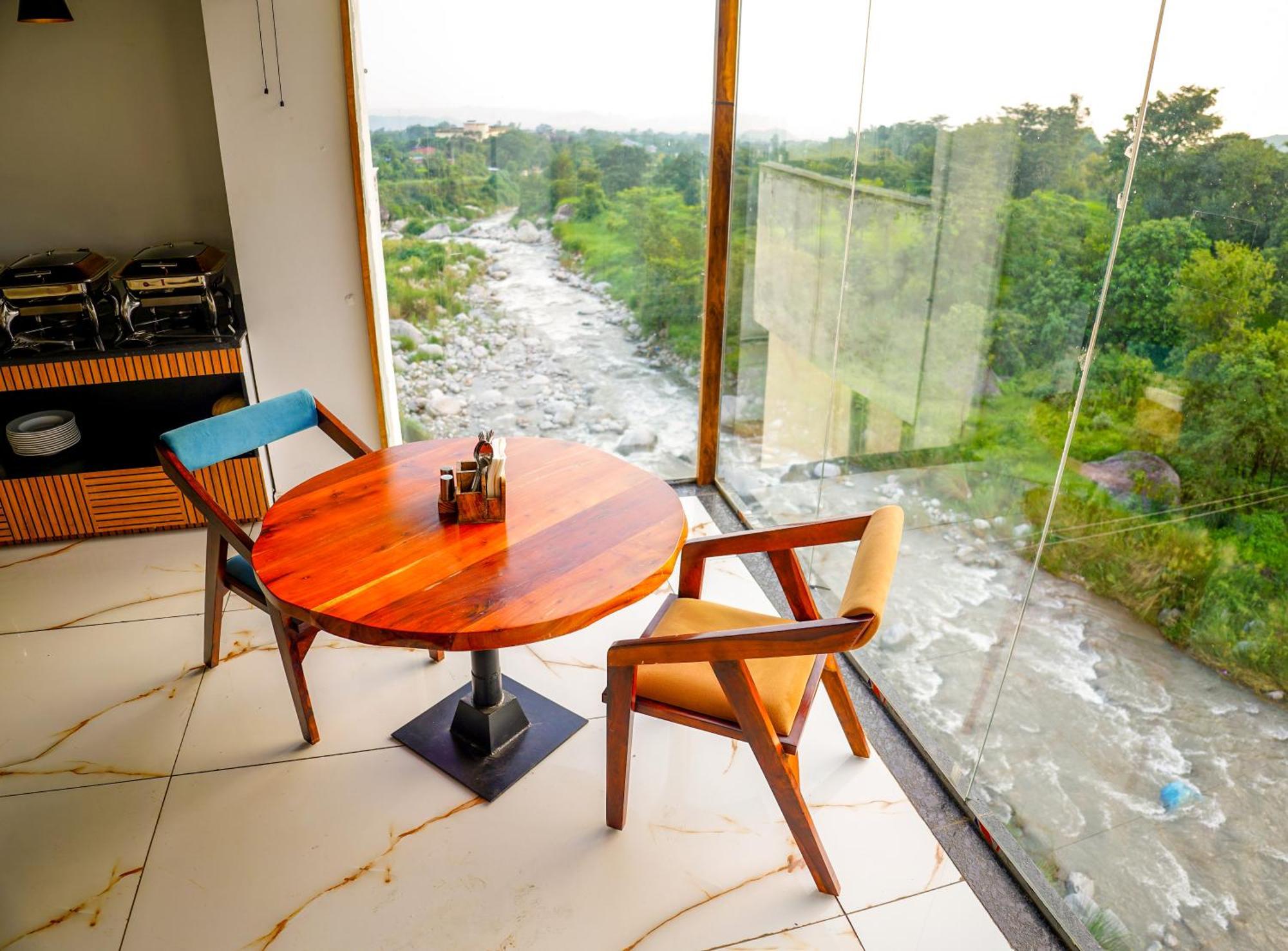 Aachman River And Valley View Resort Dharamshala - A Riverside Resort With Balcony View Luaran gambar